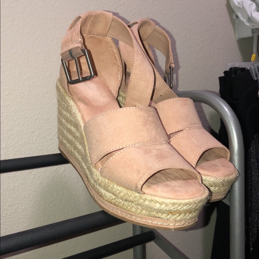 Blush wedges. Do fit wide